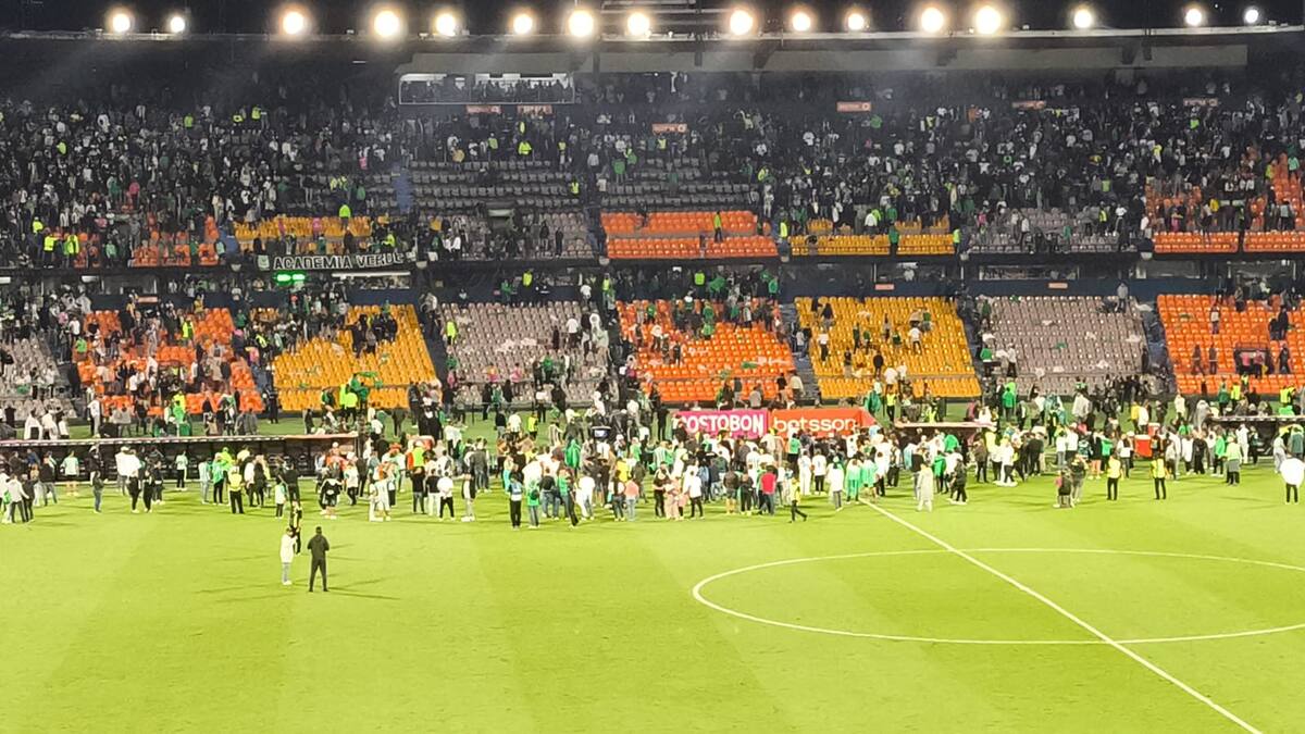 Estas son las versiones de hinchas de Nacional y Junior de la violencia en el Atanasio