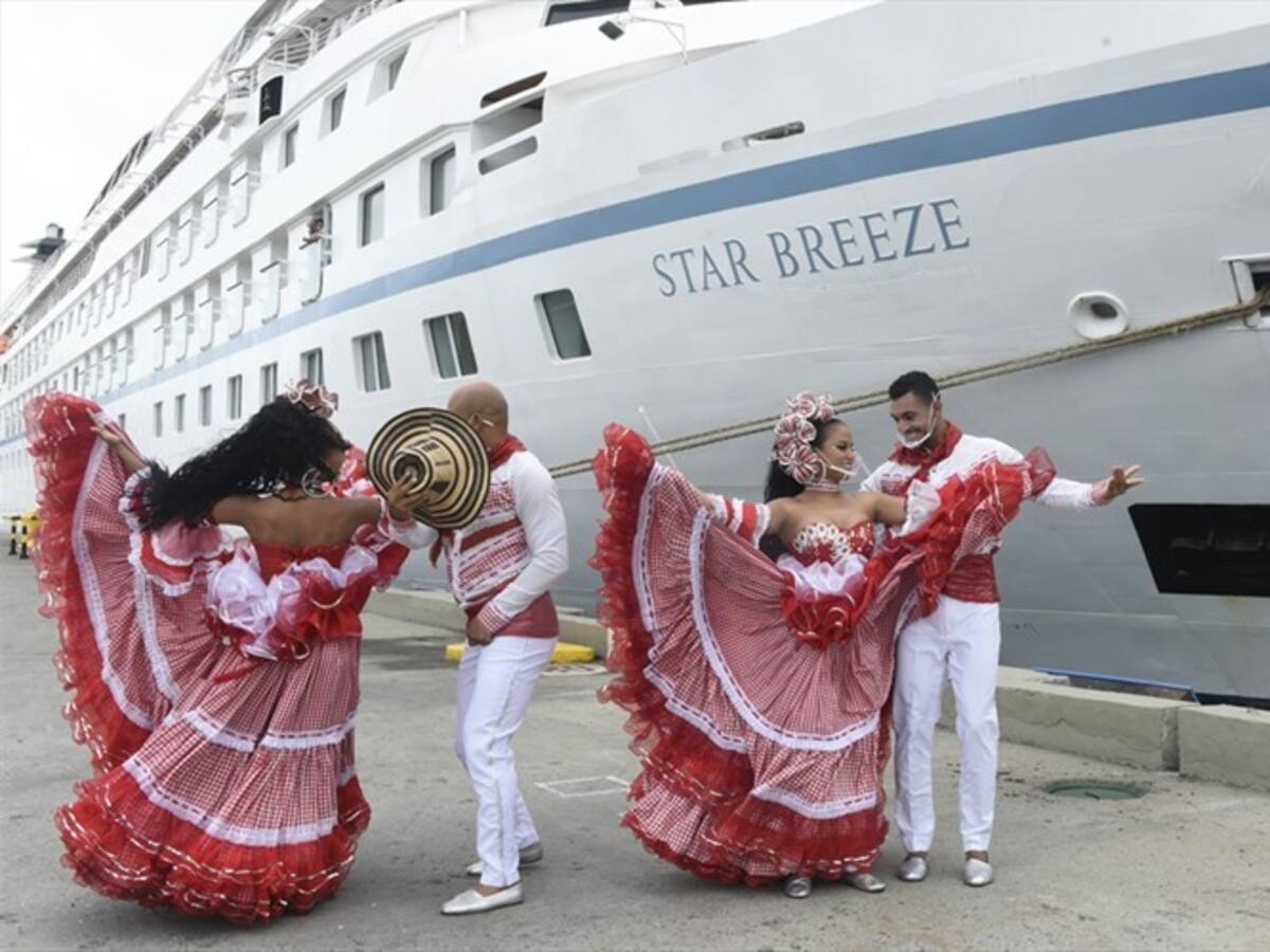 Llegó a Colombia el primer crucero tras 17 meses de cierre por pandemia