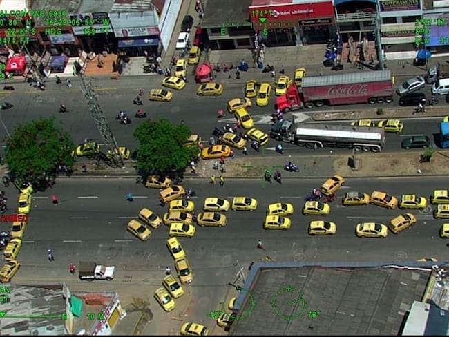 Protesta de taxistas generó caos en vías de Cali. Foto: Policía Metropolitana de Cali