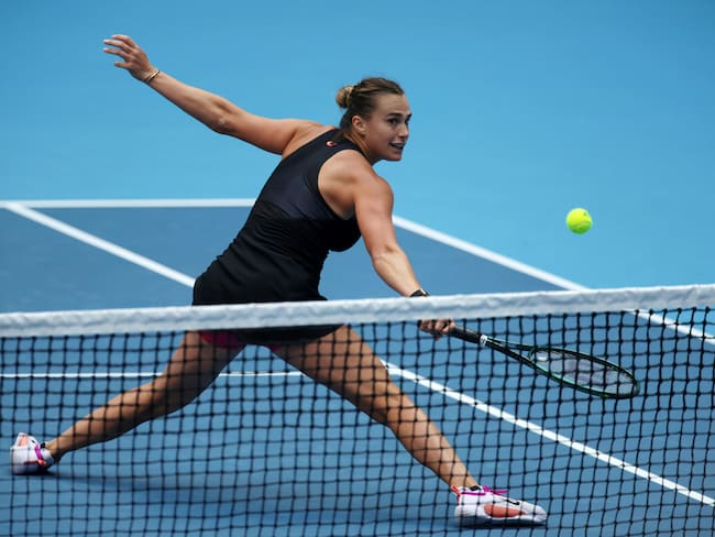 Beijing (China), 04/10/2024.- Aryna Sabalenka of Belarus in action during her Women's Singles quarter-finals match against Karolina Muchova of Czech Republic in the China Open tennis tournament in Beijing, China, 04 October 2024. (Tenis, Bielorrusia, República Checa) EFE/EPA/ANDRES MARTINEZ CASARES