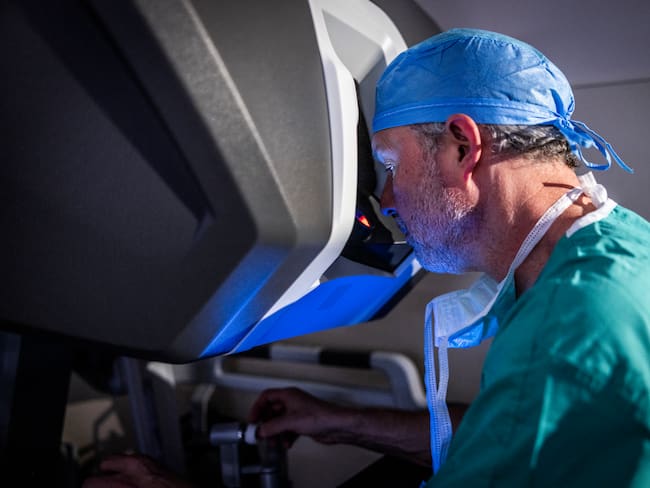 ¿Avanzará la cirugía robótica en Colombia? Cirujano entregó detalles de esta nueva tecnología