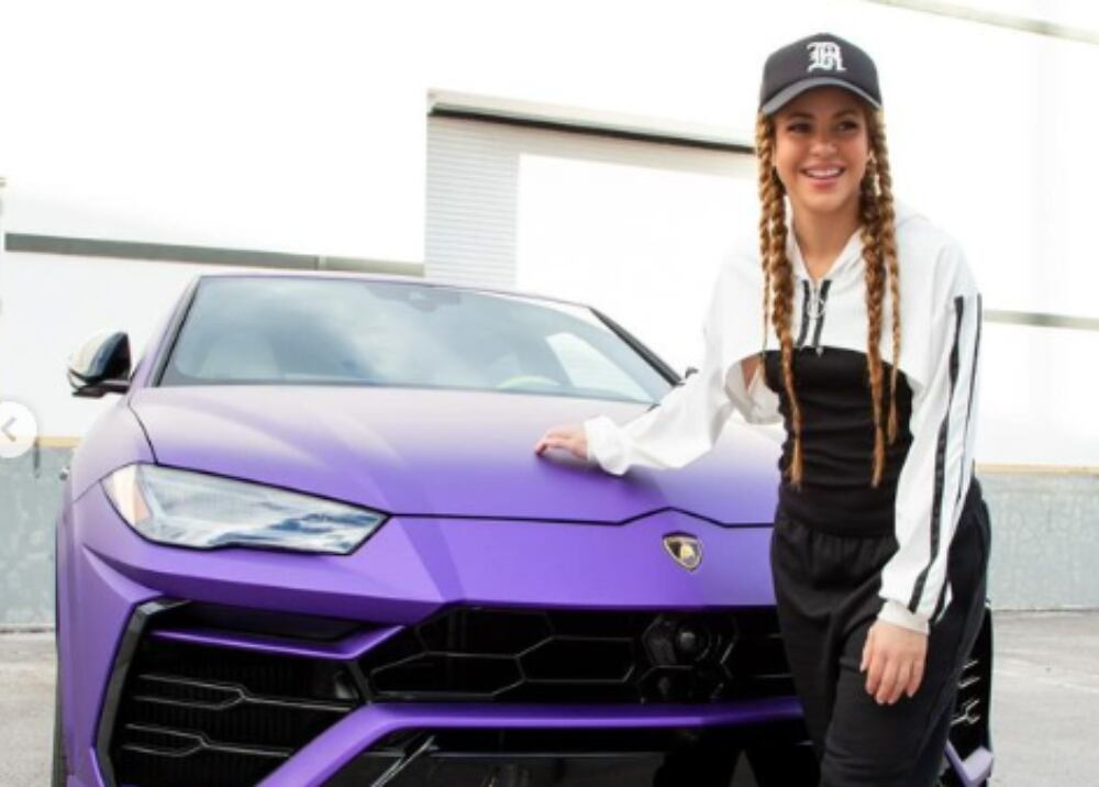 Shakira y su Lamborghini. Foto: Instagram @shakira