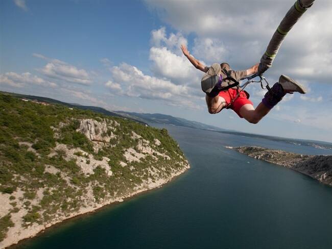 Video registró rompimiento de un arnés durante salto de bungee en San Gil. Foto: Getty Images