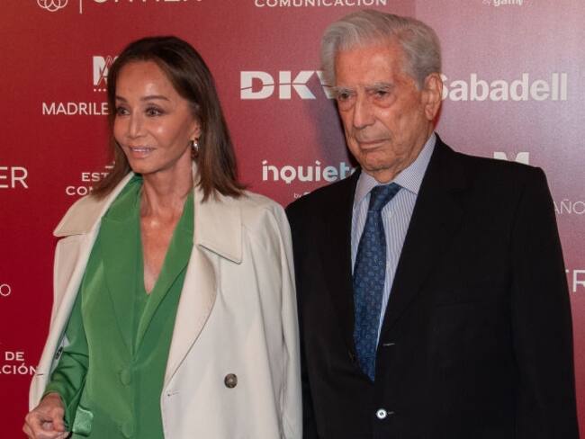 Mario Vargas Llosa e Isabel Preysler. (Photo By Oscar Ortiz/Europa Press via Getty Images)