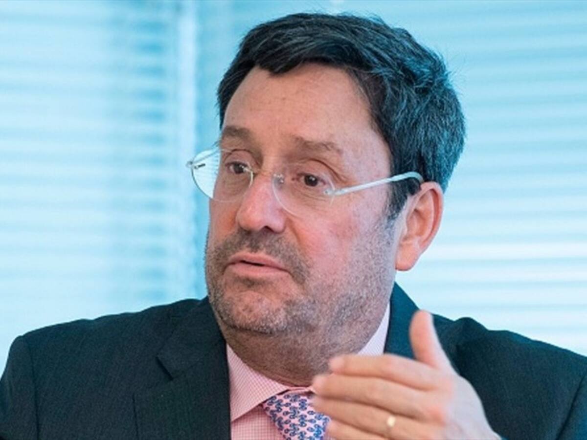 Pacho Santos dice que Farc estaban en Ecuador con conocimiento de Rafael Correa