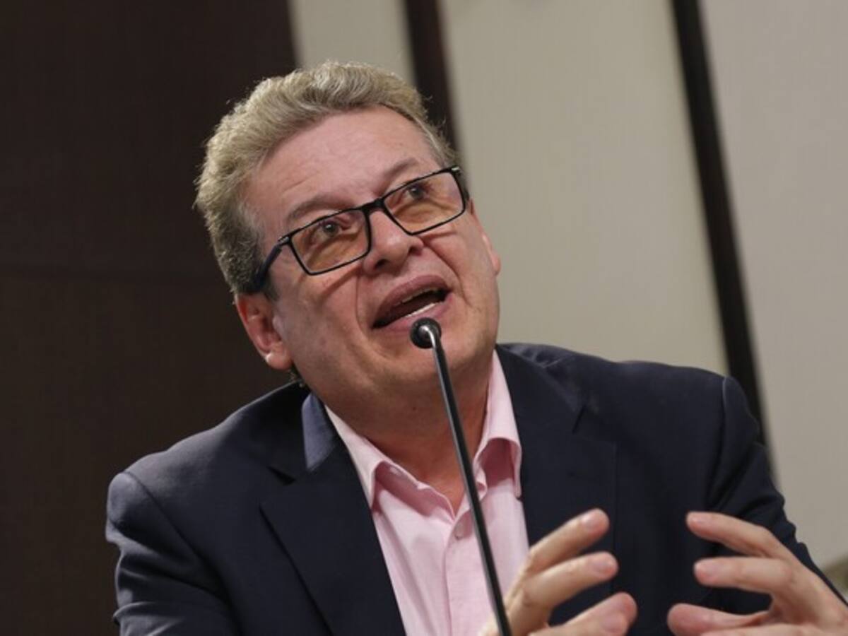 “No es cierto que marchas del 1 de mayo estén pagadas por el Gobierno”: Alirio Uribe