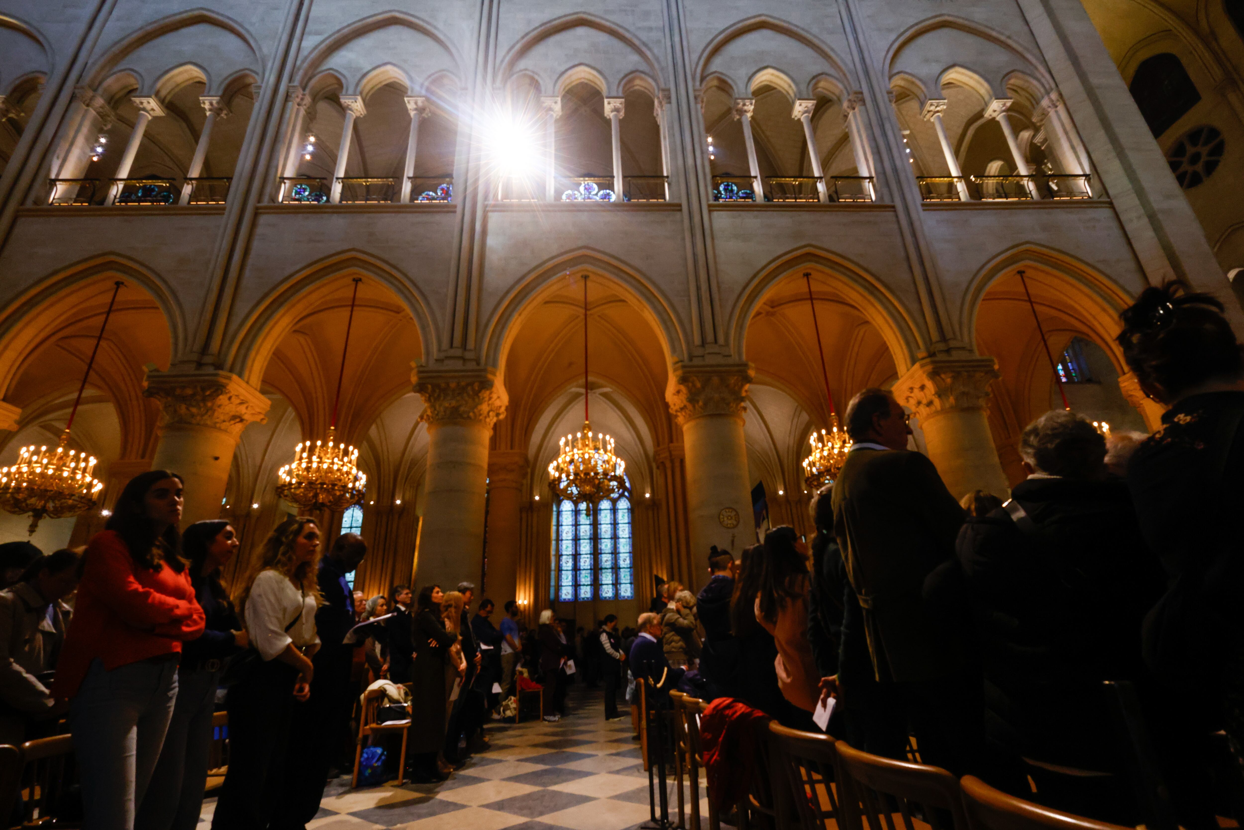 Las campanas de Notre Dame de París sonaron 88 veces para recordar al papa Francisco 
