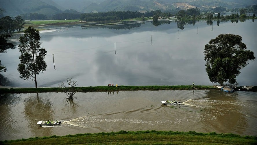 Tres ingenieros mencionaron cuáles son los factores que influyen en la limpieza de la fuente hídrica.. Foto: Getty Images