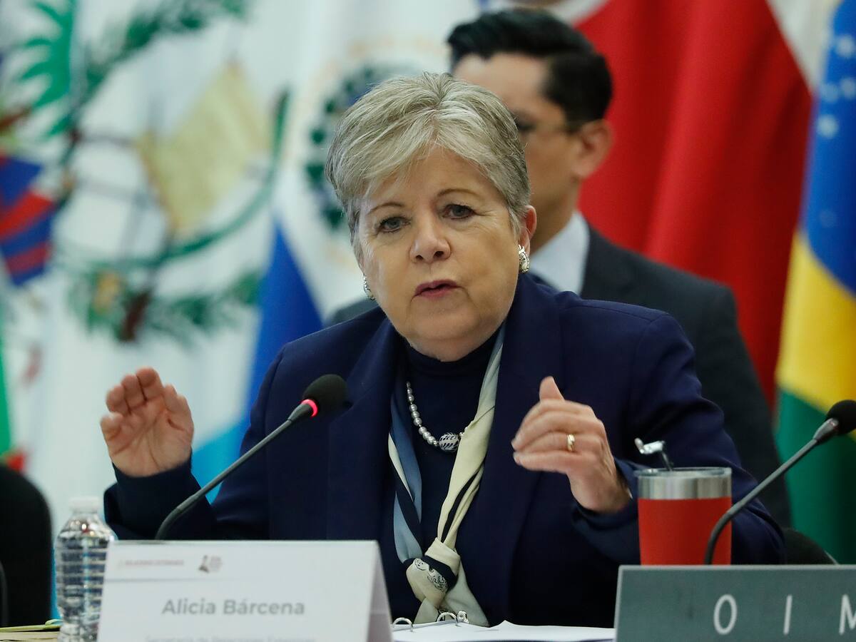 Canciller mexicana afirma que Sheinbaum mantendrá estrategia migratoria de López Obrador
