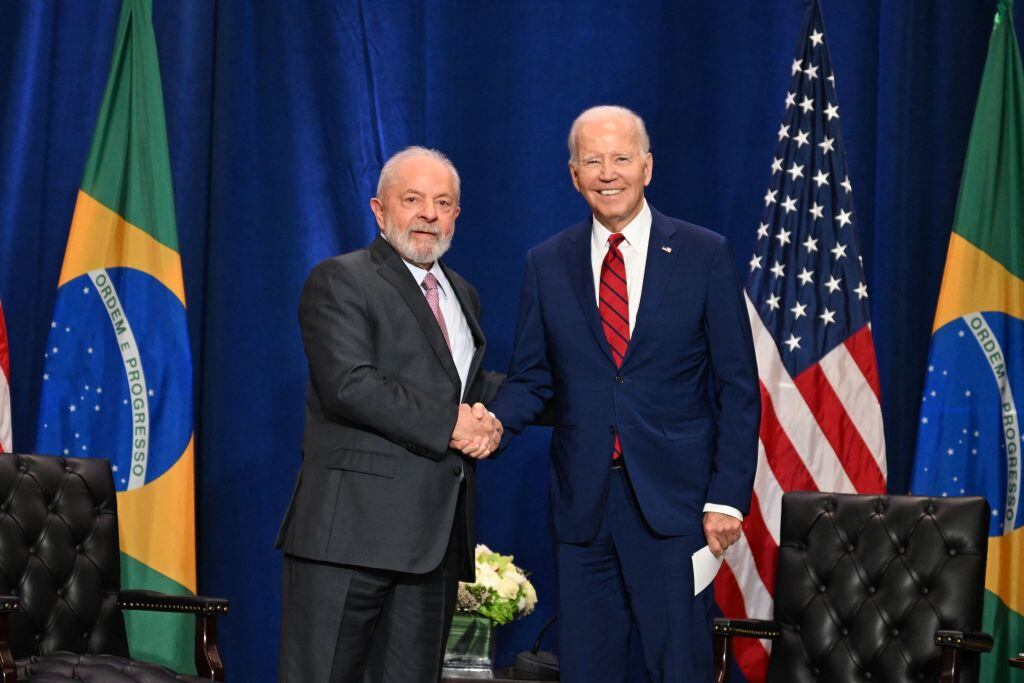 Joe Biden y Luiz Inacio Lula da Silva. (Photo by JIM WATSON/AFP via Getty Images)