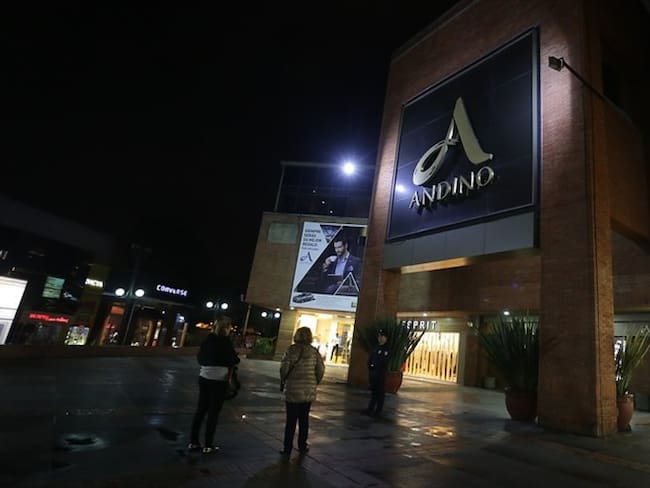 Pareja gay no protagonizó actos obscenos: gerente centro comercial Andino