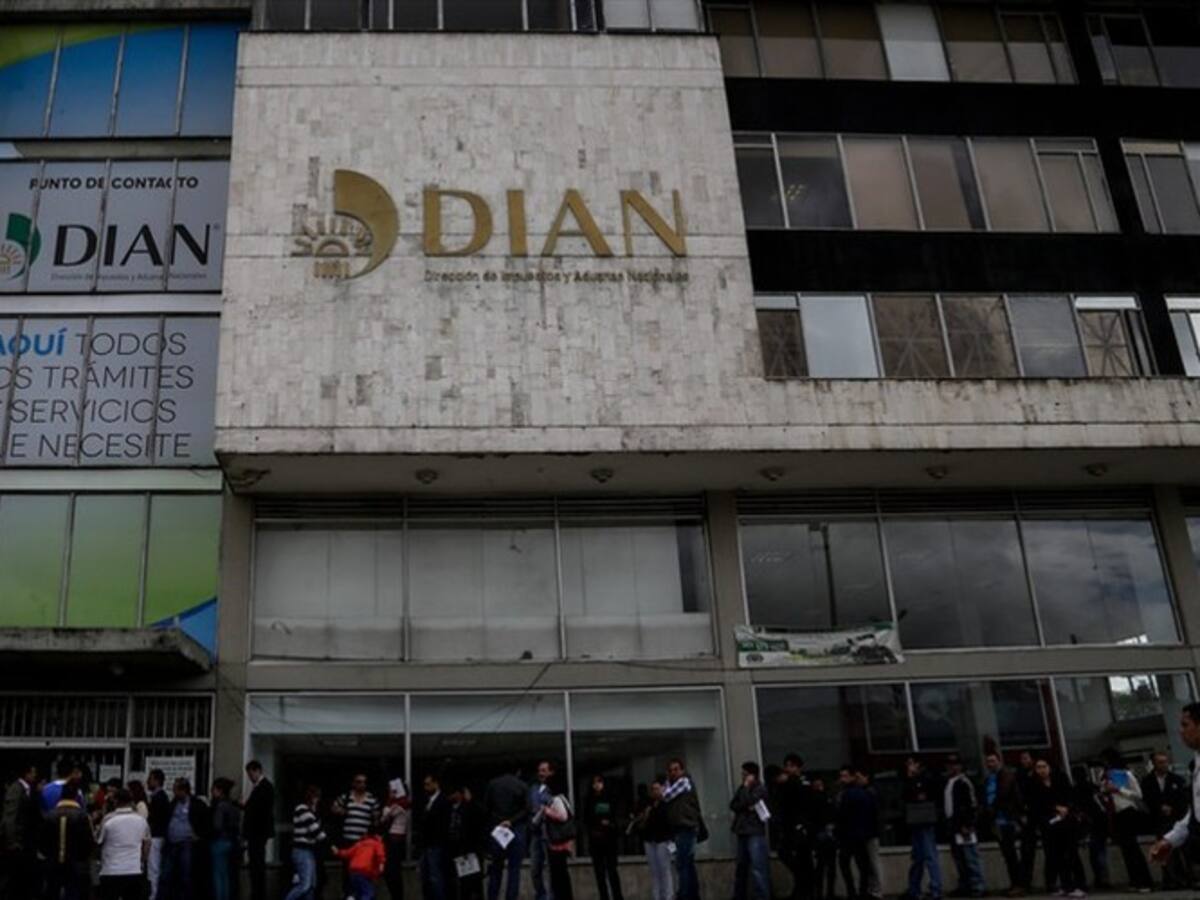 ¿Cuándo va a ser obligatoria la factura electrónica? Fecha y sanciones, según la DIAN