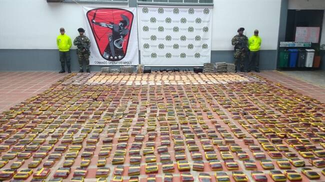 El Comando Operativo Apolo del Ejército Nacional logró la incautación de más de una tonelada de marihuana perteneciente a disidencias del sexto frente de las Farc. Foto: Ejército Nacional