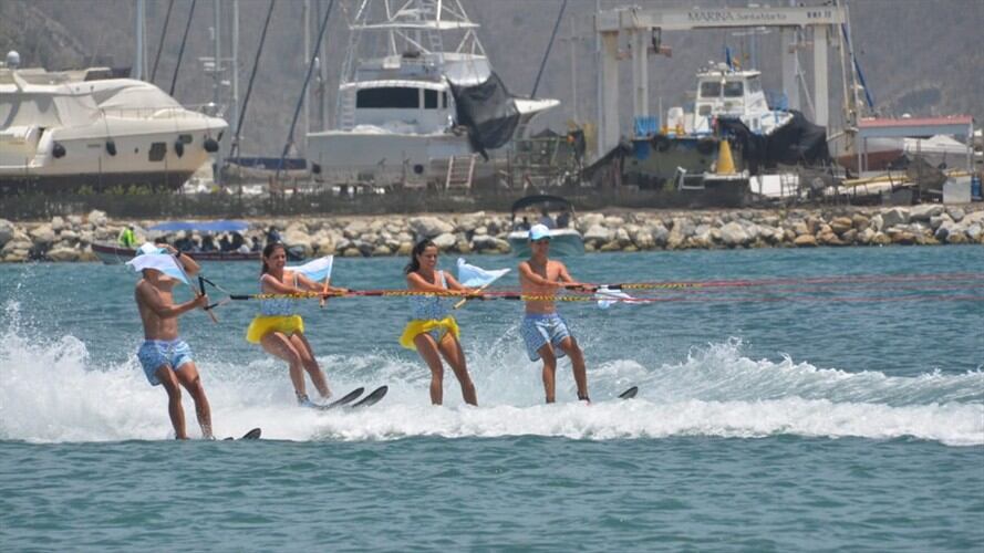 Bahía de Santa Marta fue escenario de revista de esquí acuático. Foto: Seguimiento.co