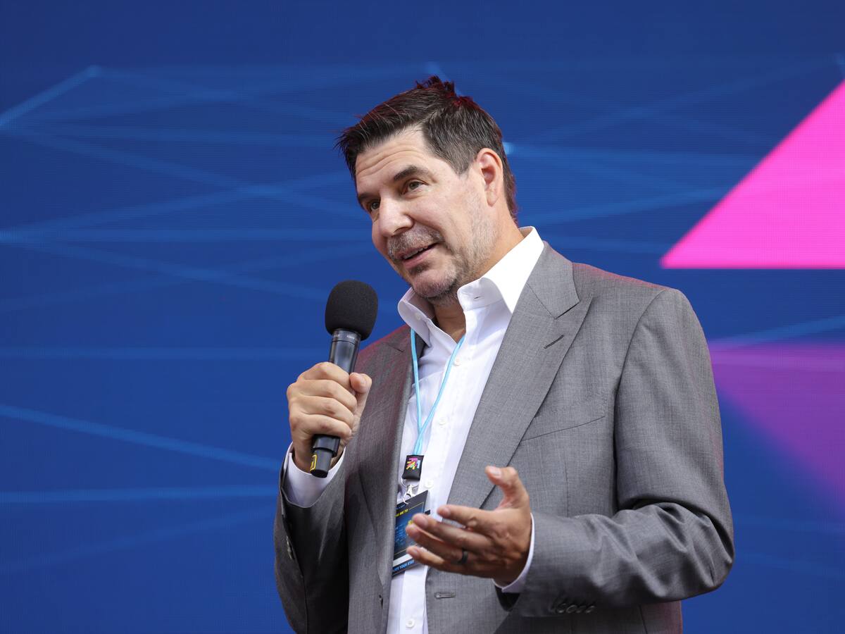 Marcelo Claure renunció como jefe de operaciones de Softbank