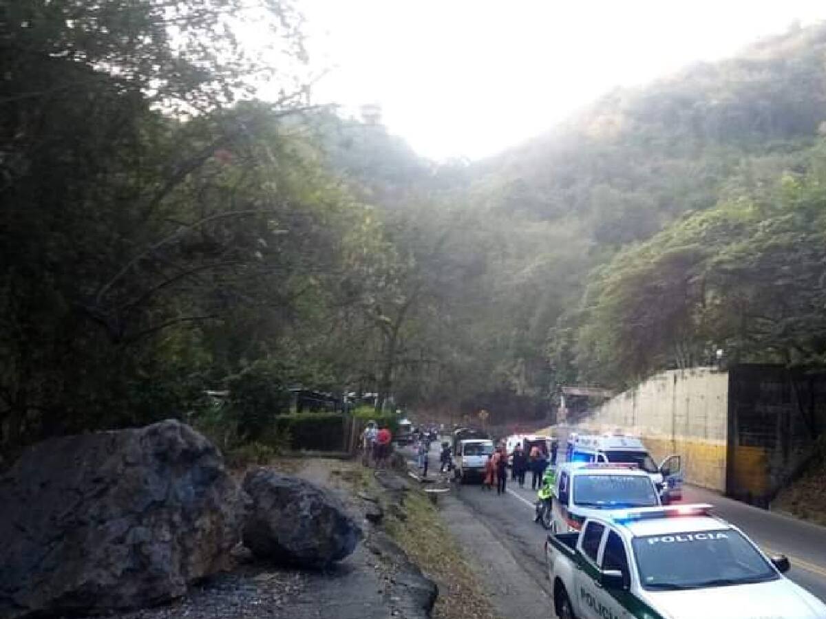 "Había una caja en la vía, bajaron a quitarla": Invías tras artefacto explosivo