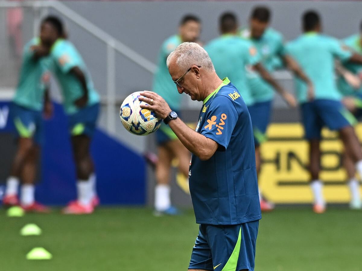 Brasil despidió a Dorival Júnior tras goleada histórica propinada por Argentina