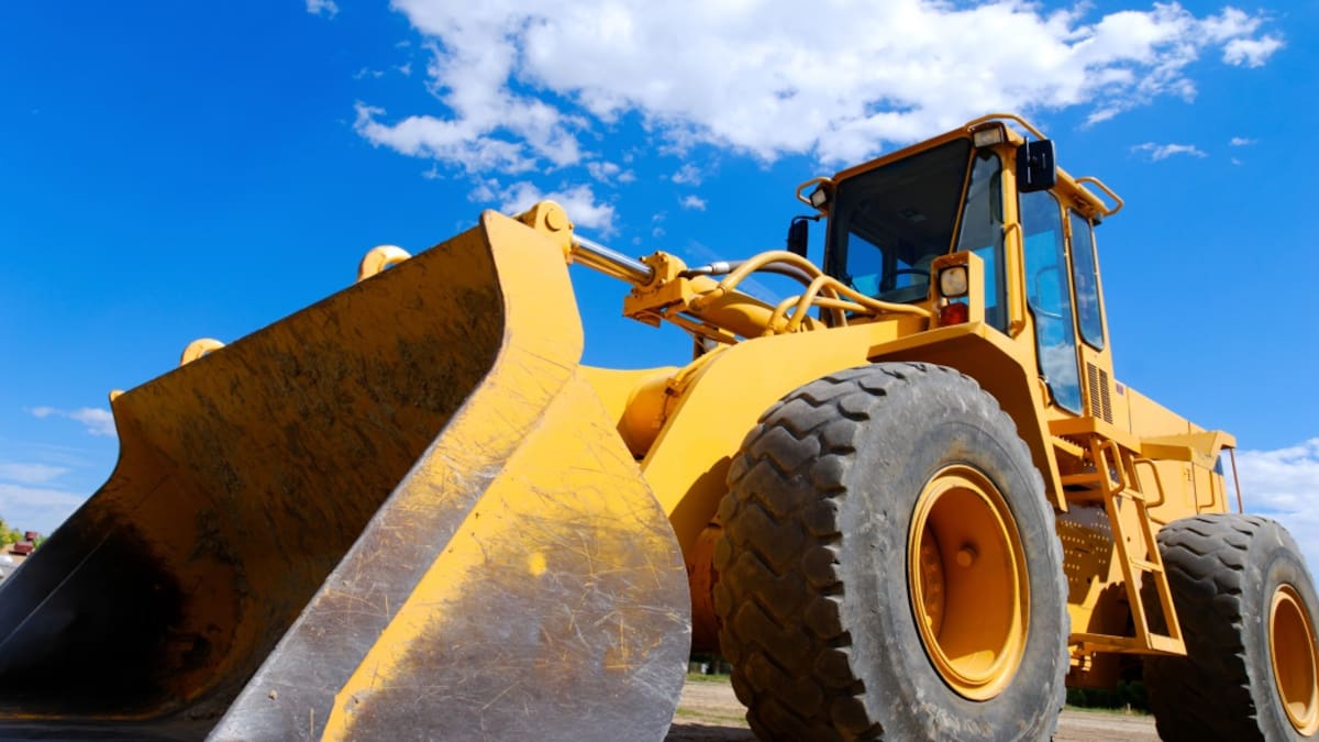 Maquinaria amarilla en La Mojana: ni contratos, ni obras