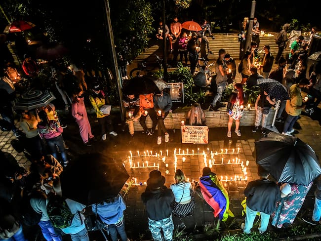 Foto de referencia de manifestaciones por la paz en Colobmia. (Photo by JOAQUIN SARMIENTO / AFP) (Photo by JOAQUIN SARMIENTO/AFP via Getty Images)
