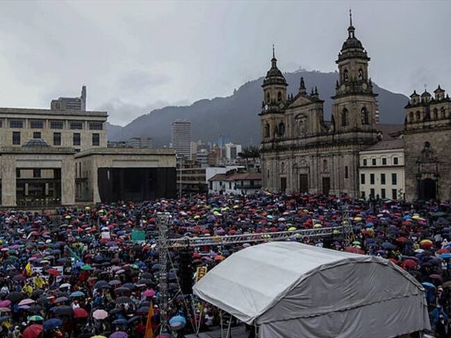 Personería de Bogotá busca mediar con maestros que realizan toma en una iglesia. Foto: Colprensa