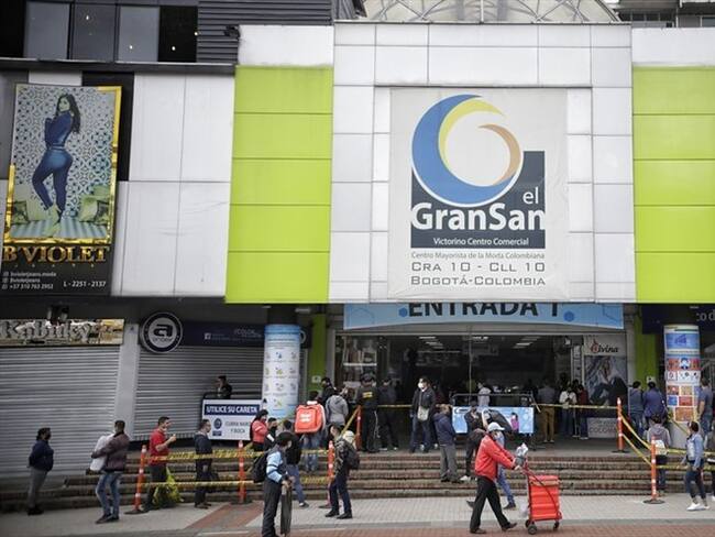Los comerciantes de San Victorino aseguraron que se verán en la obligación de cerrar nuevamente sus establecimientos. Foto: Colprensa / SERGIO ACERO