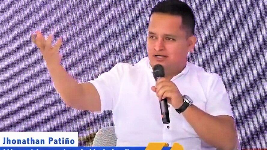 Jonathan Patiño, alcalde de Argelia, expresó sus preocupaciones durante la actividad de la Comisión de la Verdad . Foto: Comisión de la Verdad