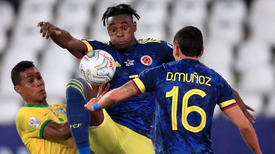 En el ocaso del partido y en medio de la polémica, Brasil le gana a Colombia. Foto: Getty Images