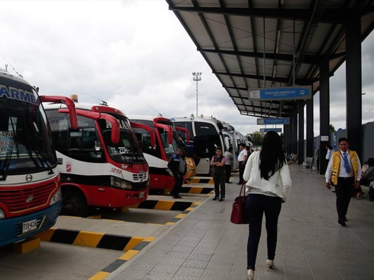 Transportadores intermunicipales no encuentran avances para la reactivación de su sector