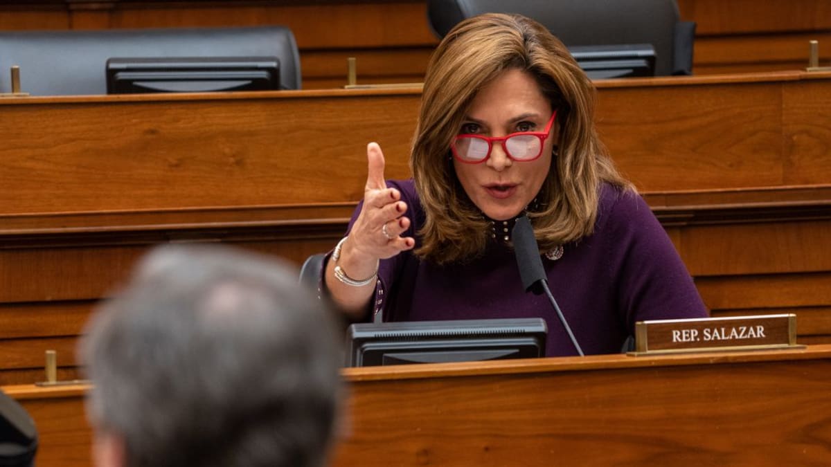 “Colombia está volviendo a los días oscuros de los 80”: representante María Elvira Salazar