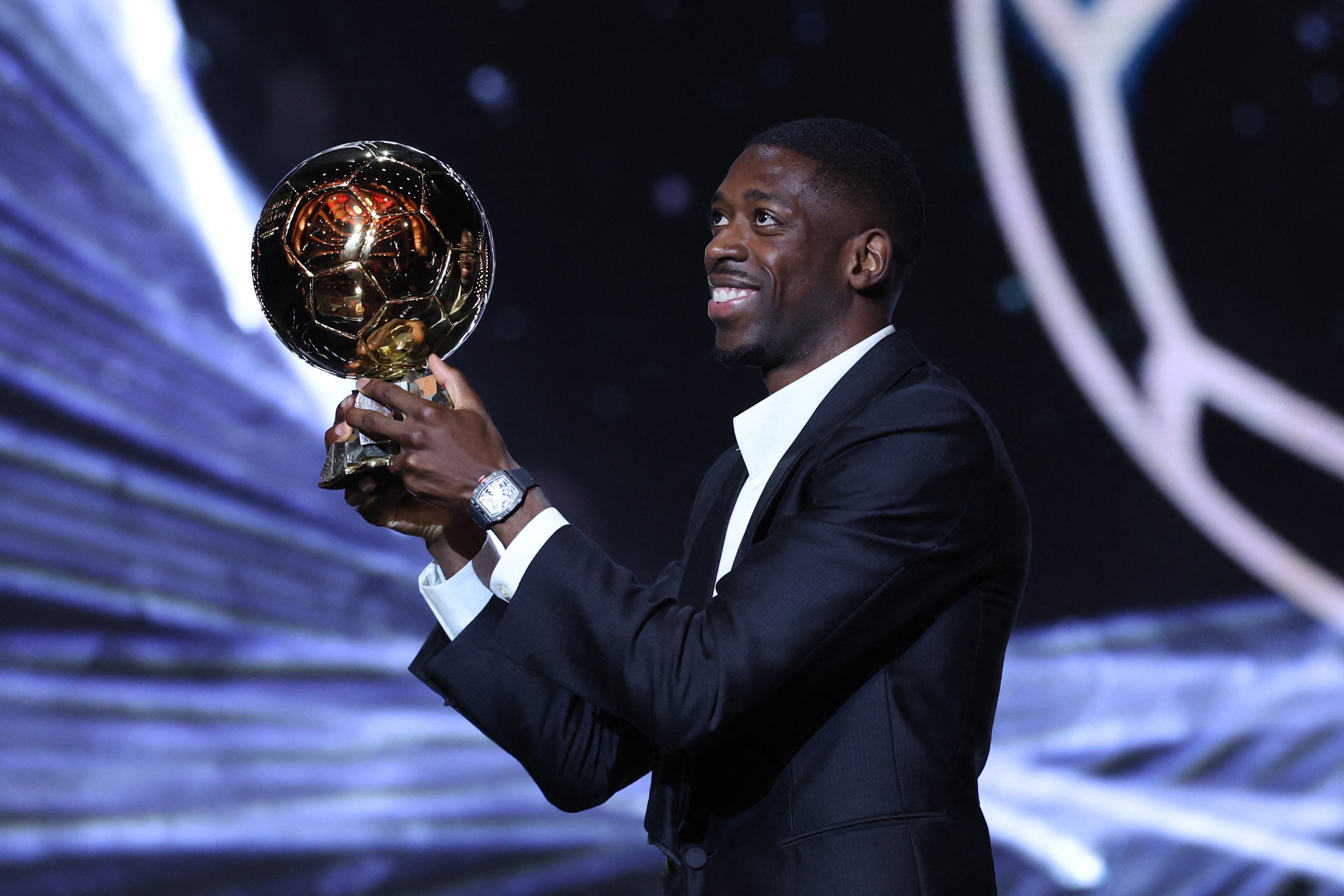Ousmane Dembélé, el mejor futbolista del mundo: ganó el Balón de Oro. Foto: AFP.
