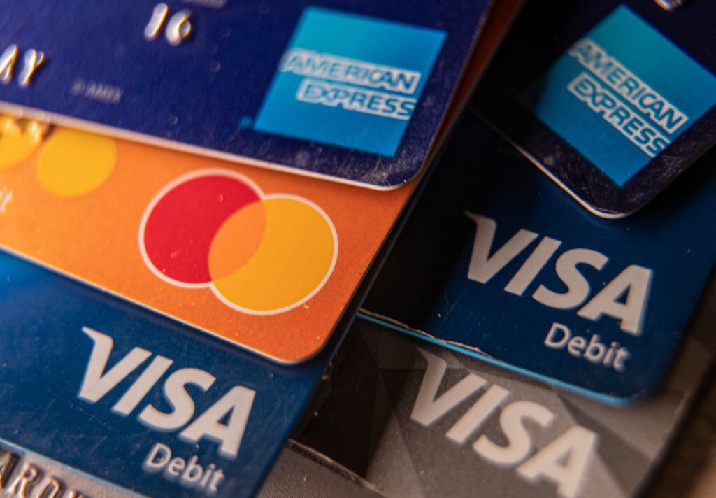 Tarjetas Visa, Mastercard y American Express (Photo by Matt Cardy/Getty Images)