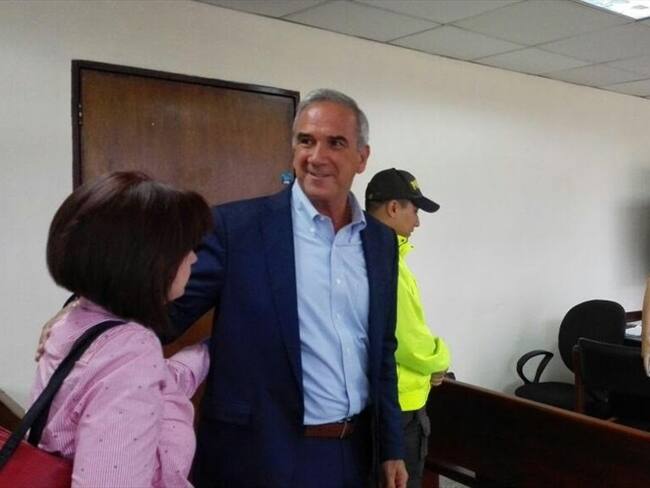 Gustavo Villegas no dura tres días en una cárcel: Defensa. Foto: La W.