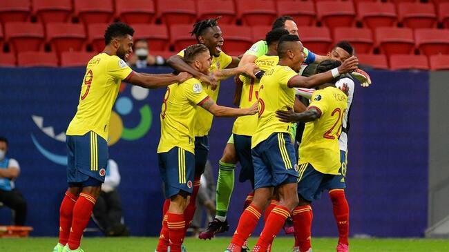 Jugadores de la Selección Colombia celebrando paso a semifinales de la Copa América 2021. Foto: Andressa Anholete/Getty Images