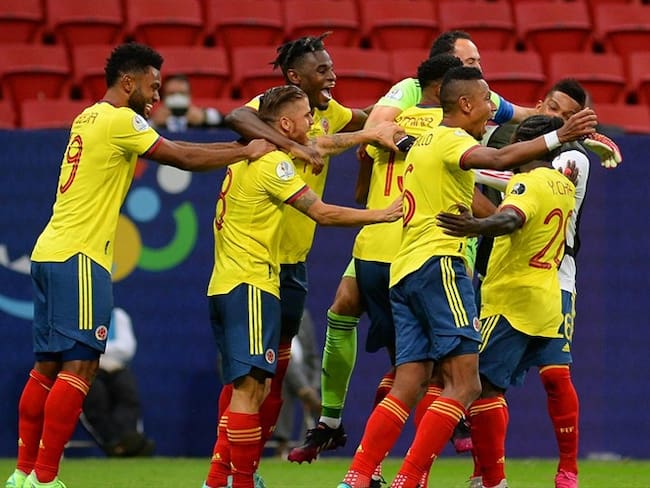 Jugadores de la Selección Colombia celebrando paso a semifinales de la Copa América 2021. Foto: Andressa Anholete/Getty Images