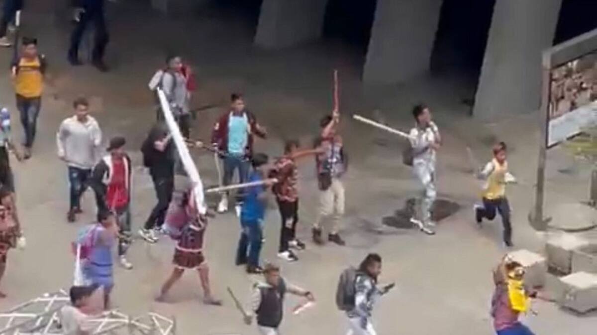 Indígenas ingresaron de manera violenta a las oficinas de la Alcaldía de Medellín