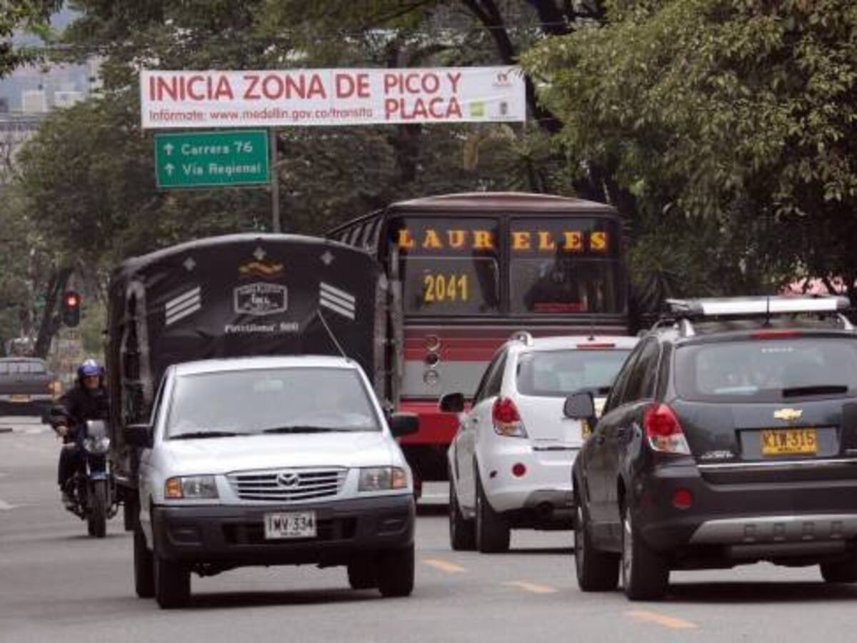 Pico y placa por bloques de horarios: La propuesta de comerciantes en Bogotá