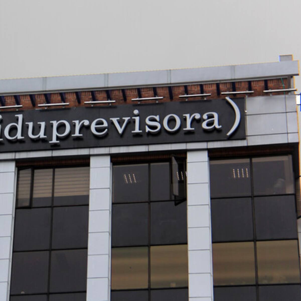 Fiduprevisora: bajarán presupuesto para licitación de salud a profesores, tras denuncia