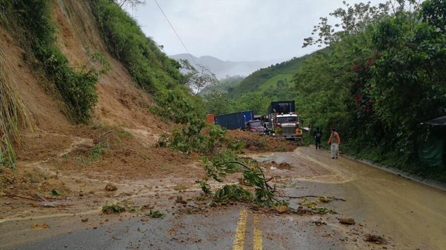 Invías cerró de manera indefinida la vía Medellín – Bogotá. Foto: Colprensa - ANI