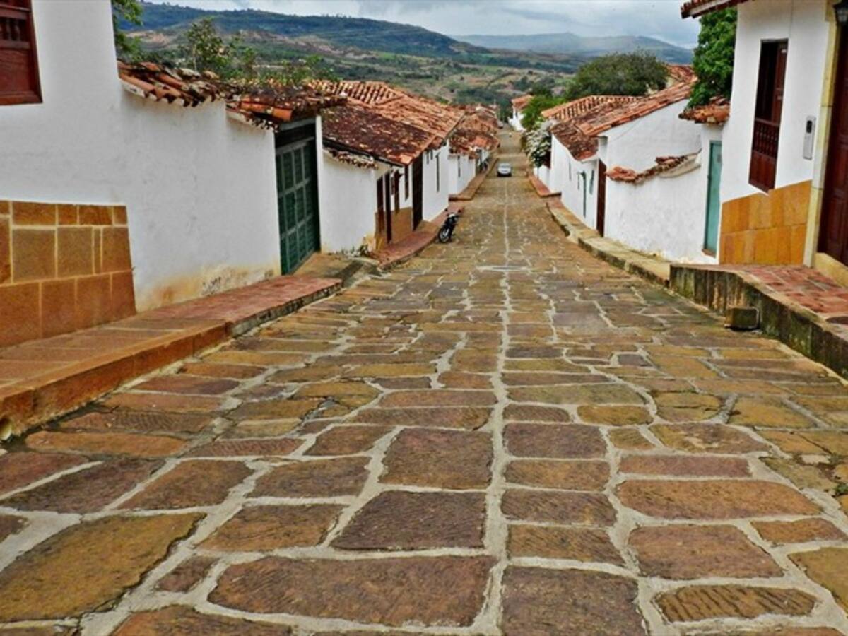 El toque de queda extendido en Santander no aplicará para turistas