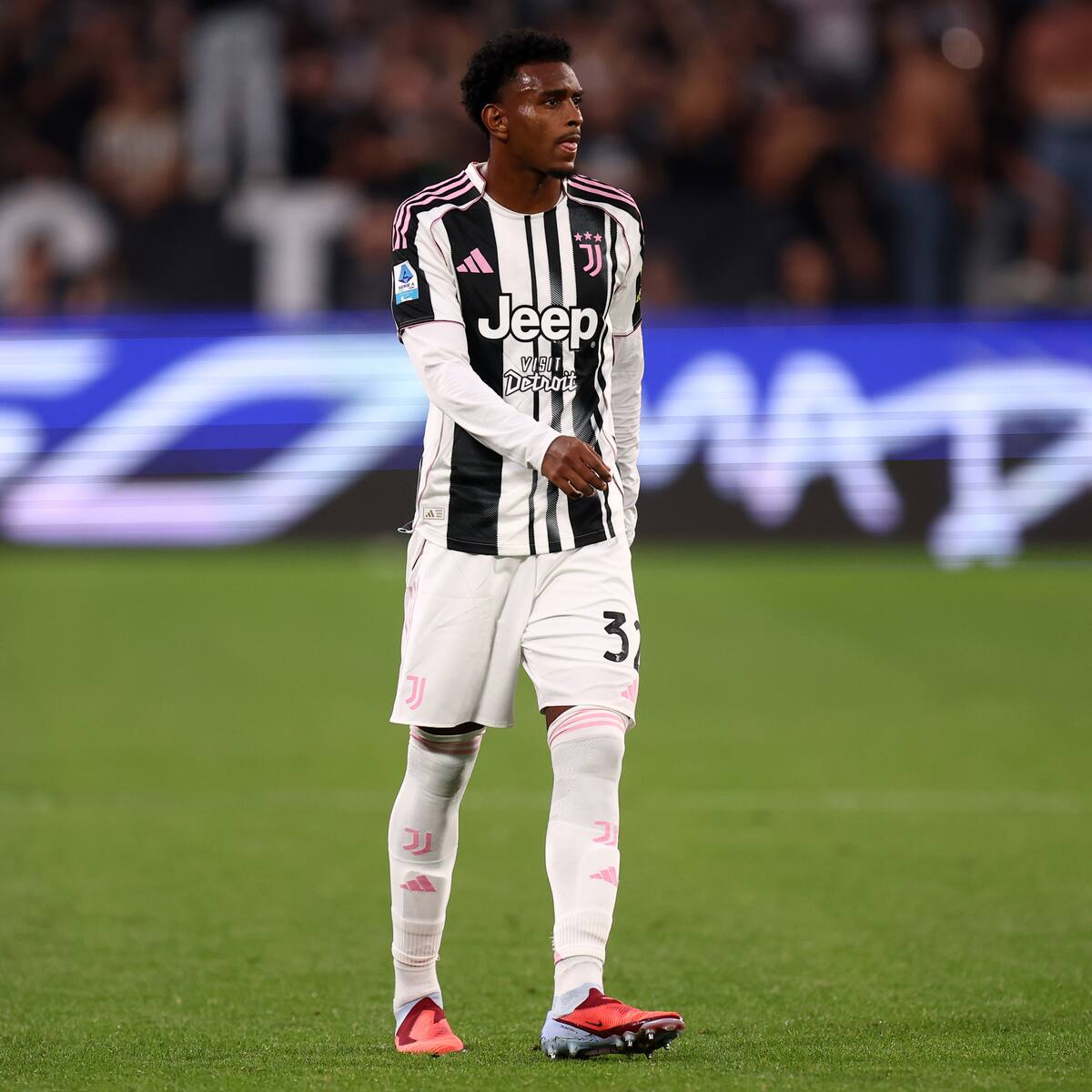 Juan David Cabal estará varías semanas fuera tras lesión en Champions League con la Juventus