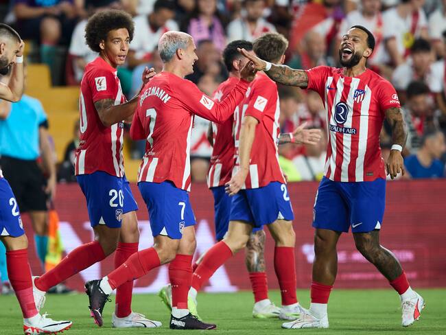 Atlético de Madrid celebrando en el partido frente al Rayo Vallecano (Photo by Alvaro Medranda/NurPhoto via Getty Images)