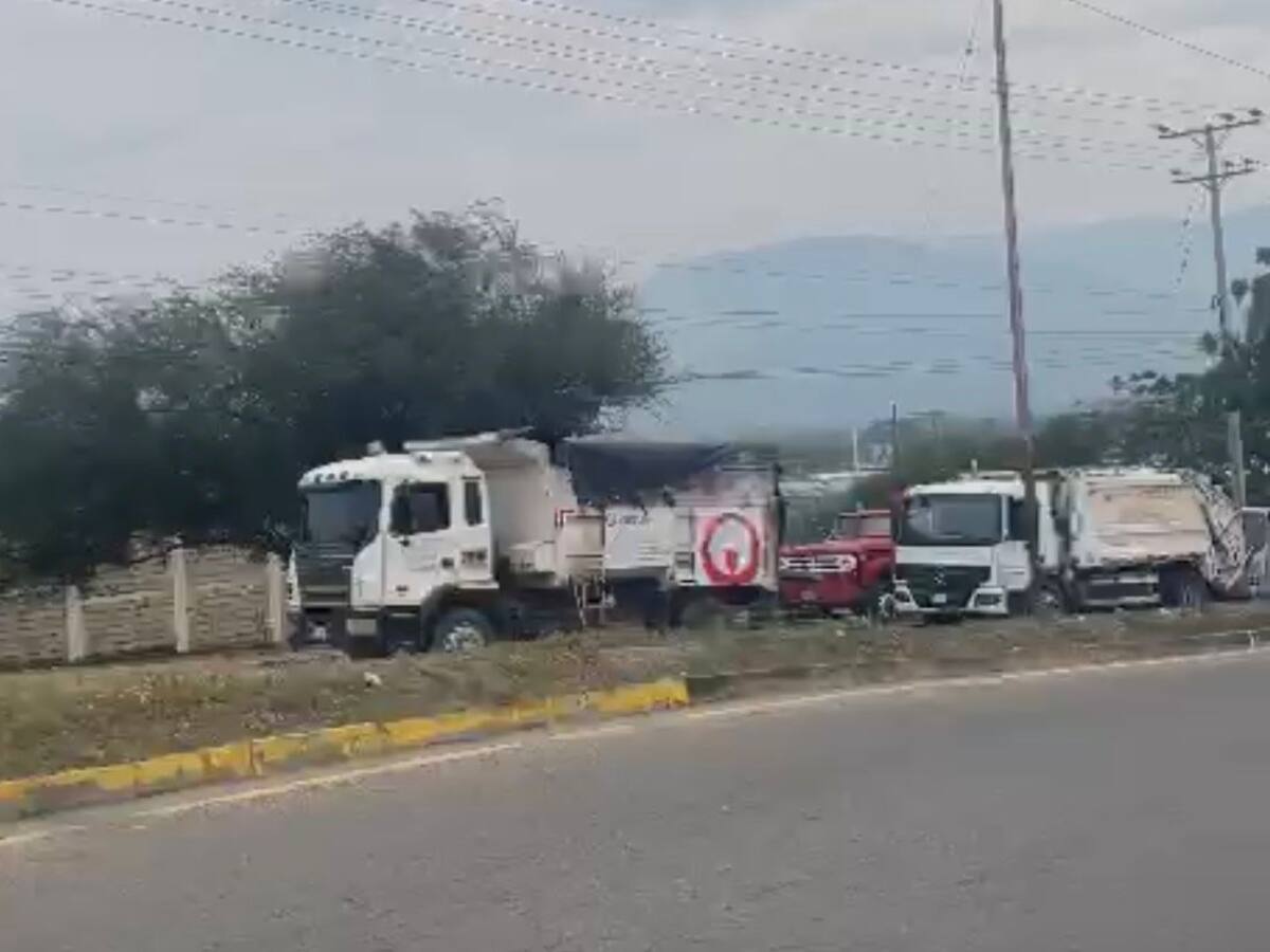 Camioneros dan paso a 42 vehículos recolectores de basura al relleno sanitario Guayabal