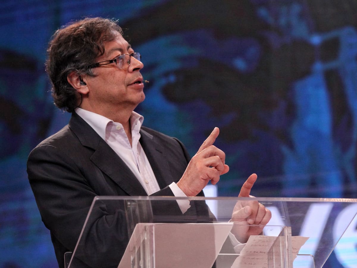 Petro pide al Congreso quejarse ante EE.UU. por acusaciones de María Elvira Salazar
