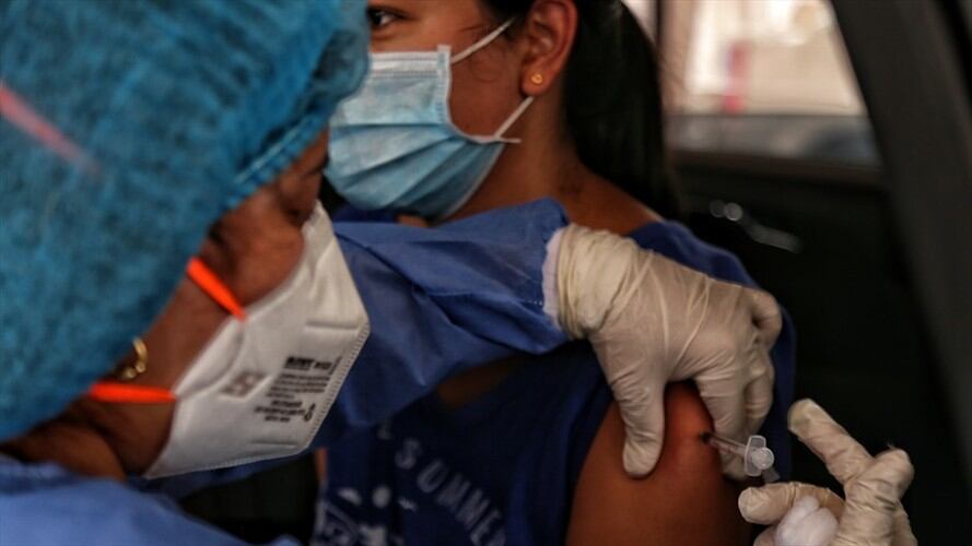 Ministerio de Salud anuncia la apertura de vacunación contra la COVID-19 para personas entre 30 y 34 años. Foto: Colprensa