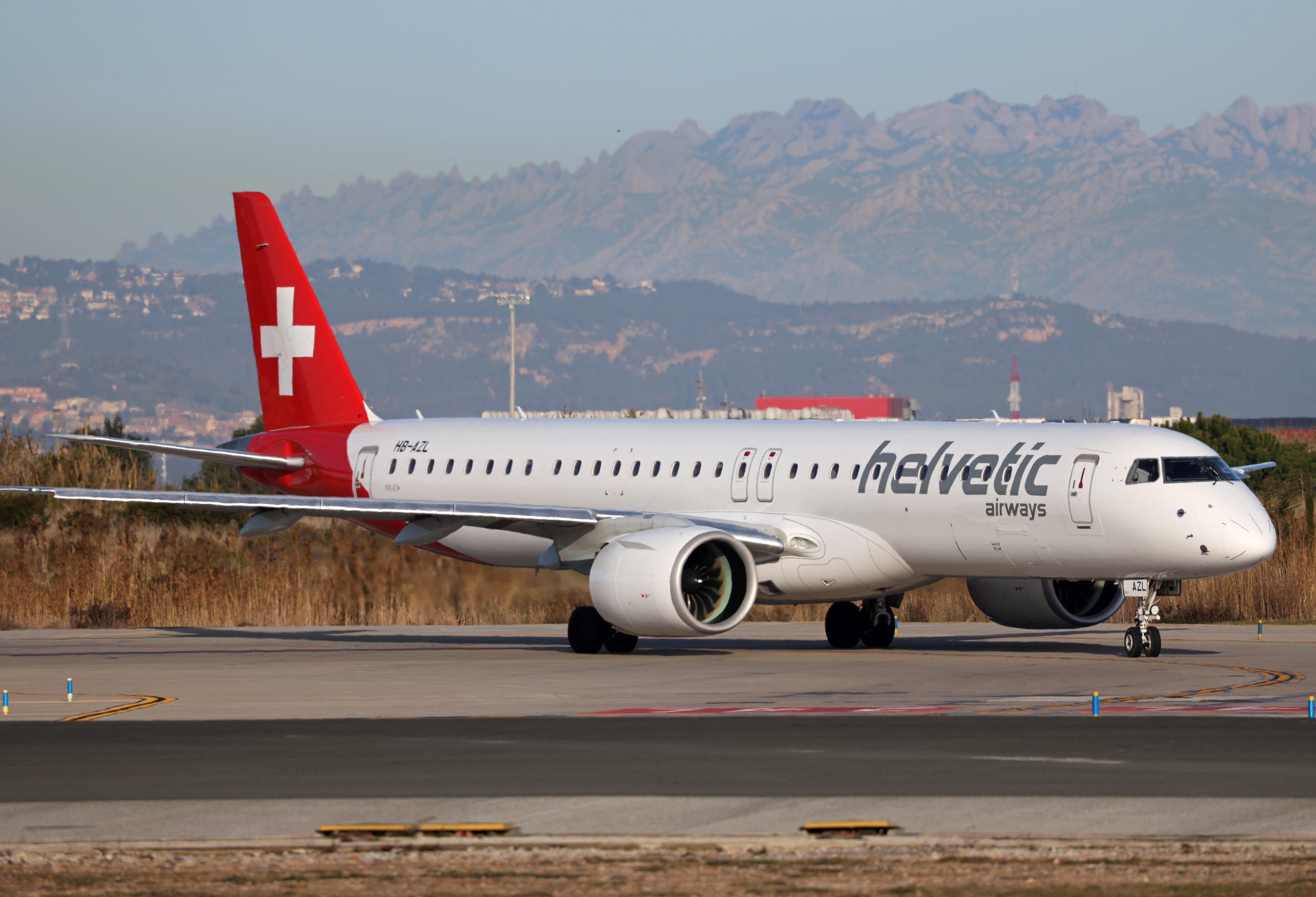 Embraer E195-E2 de Helvetic Airways, imagen de referencia. FOTO: by Joan Valls/Urbanandsport/NurPhoto vía Getty Images