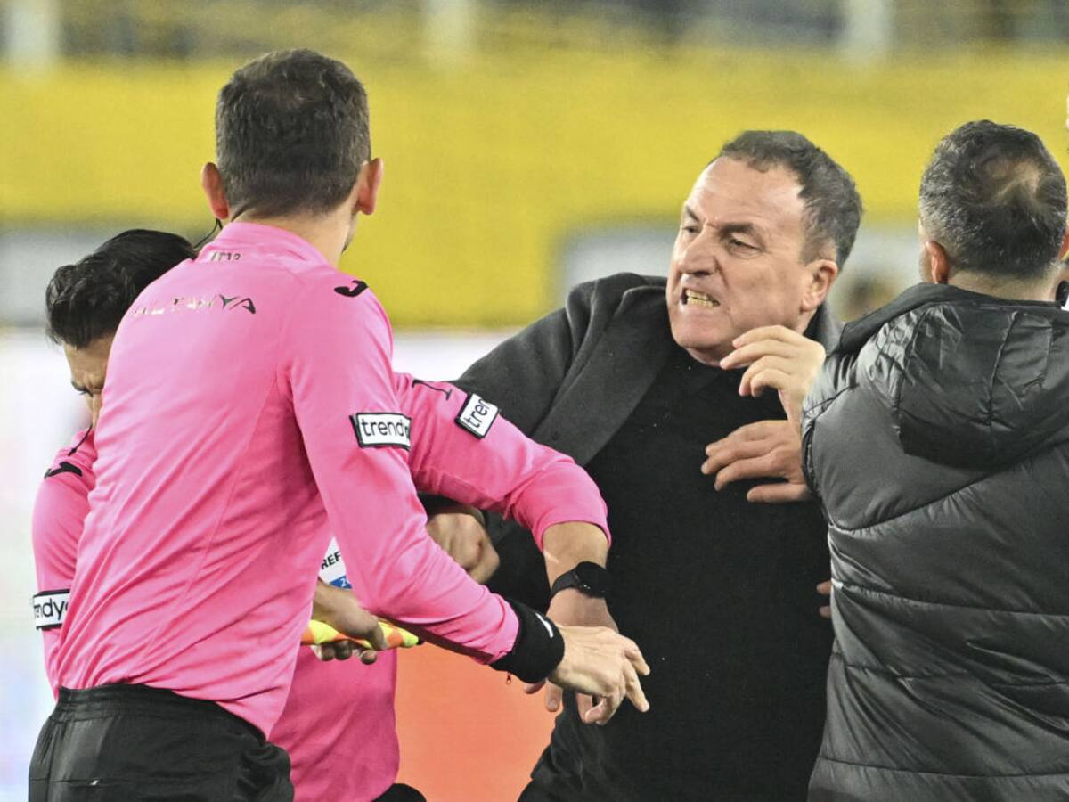 Suspenden campeonato turco de primera división tras agresión a un árbitro