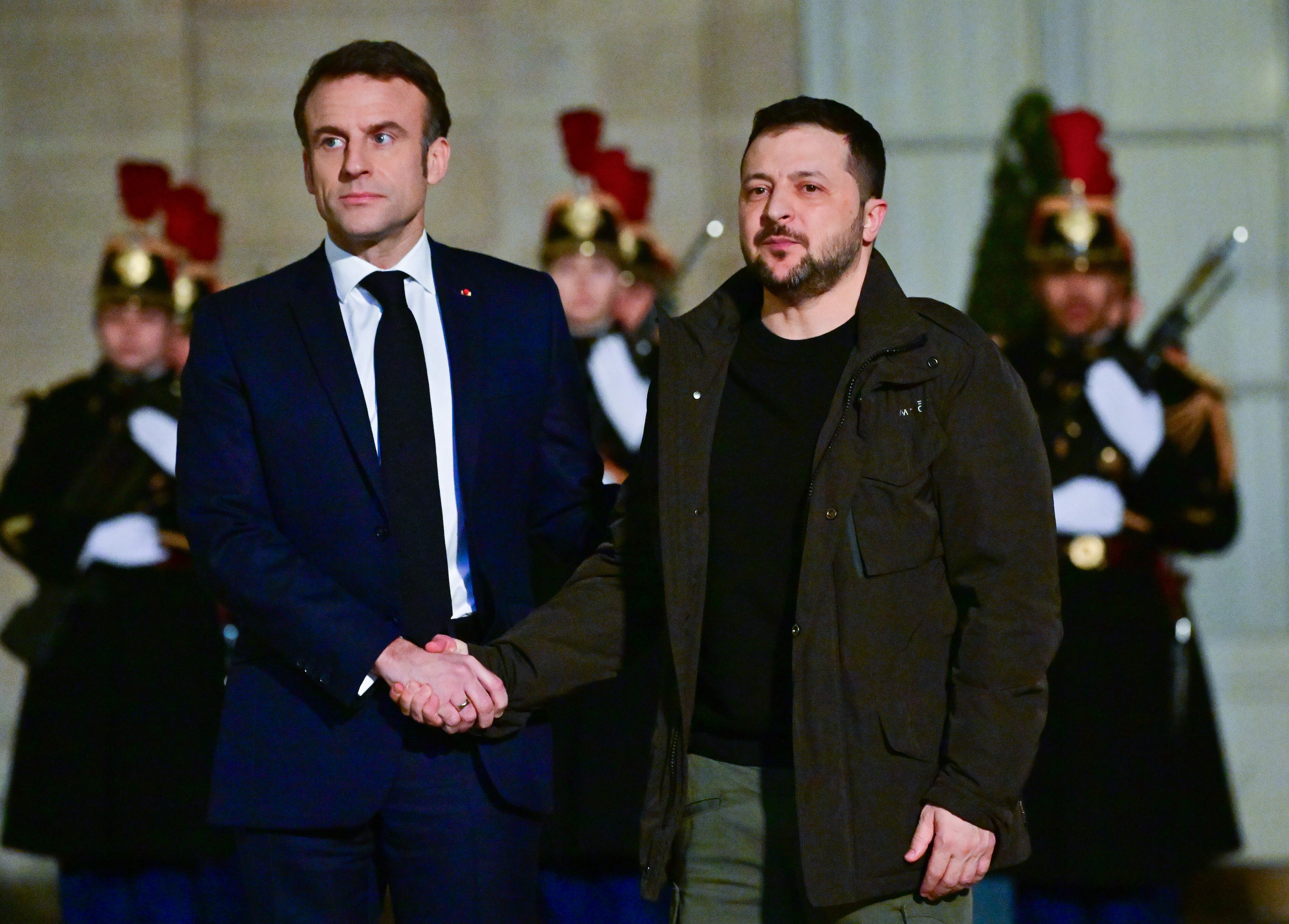 Emmanuel Macron y Volodomyr Zelensky | FOTO- Corbis/Getty Images