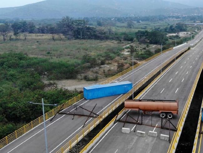 Proponen instalar un portón en el puente internacional de Tienditas - Foto: AFP