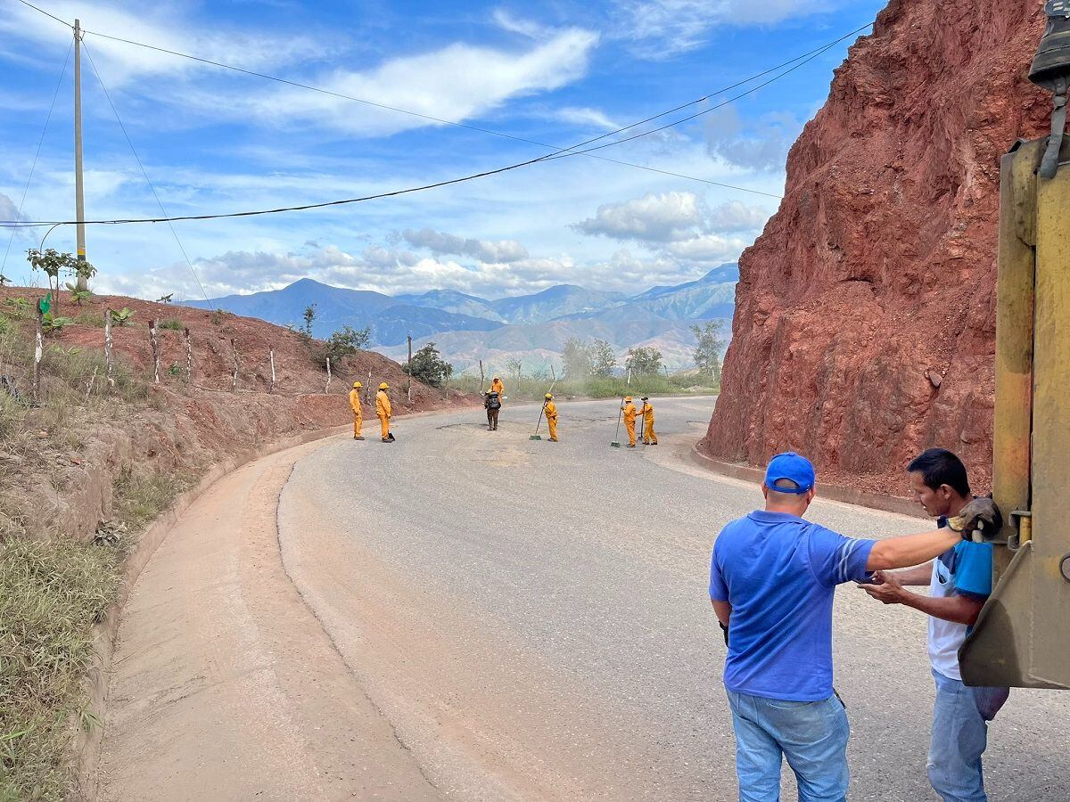 Avanza trabajos de mantenimiento en la vía Cúcuta- Ocaña- Cortesía 