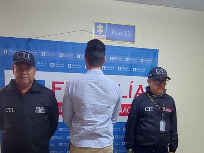 El agresor será imputado por los delitos de violencia contra servidor público en concurso con actos de discriminación. Foto: Alcaldía.